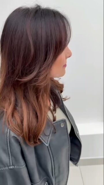 Fresh haircut with curtainbangs and color 
#boltonfryzjer #haircolor #highlightsrefreshed #tonerrefresh #theconservatoryforhair #curtainbangs