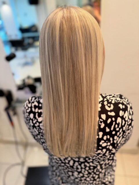 Dimensional Blonde with Olaplex Treatment 
Full head of blended highlights with a touch of lowlights to create depth and movement – finished with a nourishing Olaplex treatment for strength, shine, and softnes